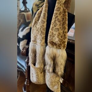 Vintage Leopard Print Faux Fur Scarf with Pockets Donna Salyers Fabulous Furs